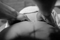 Physiotherapie_R&uuml;ckenmassage